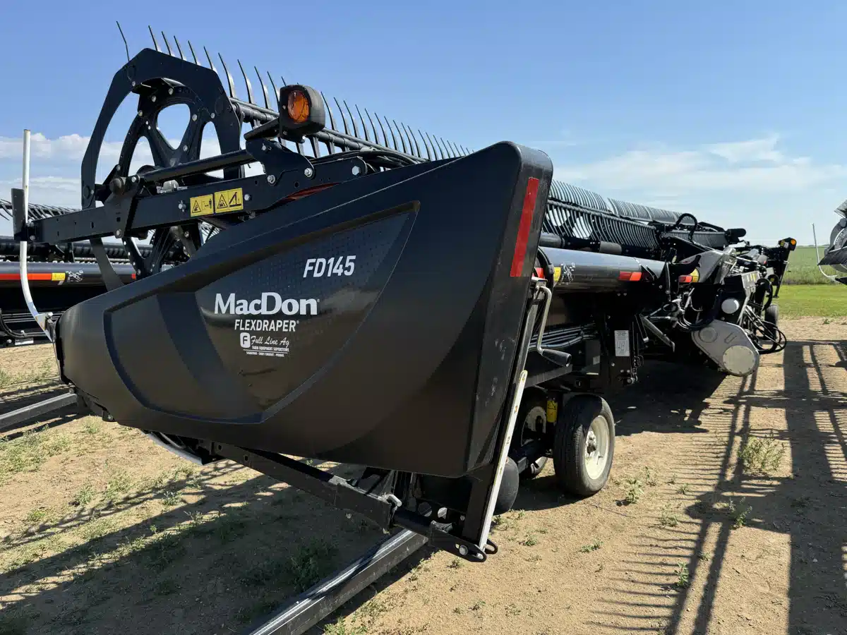 Gallery image 2 for New 2021 MacDon FD75 Header Combine