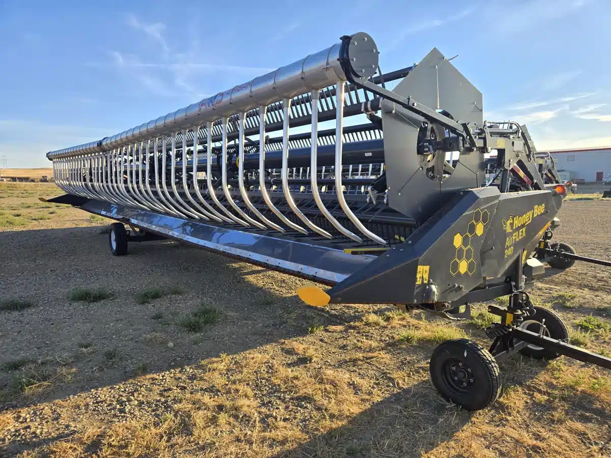 Gallery image 1 for Used 2021 Honey Bee AF240 Header Combine