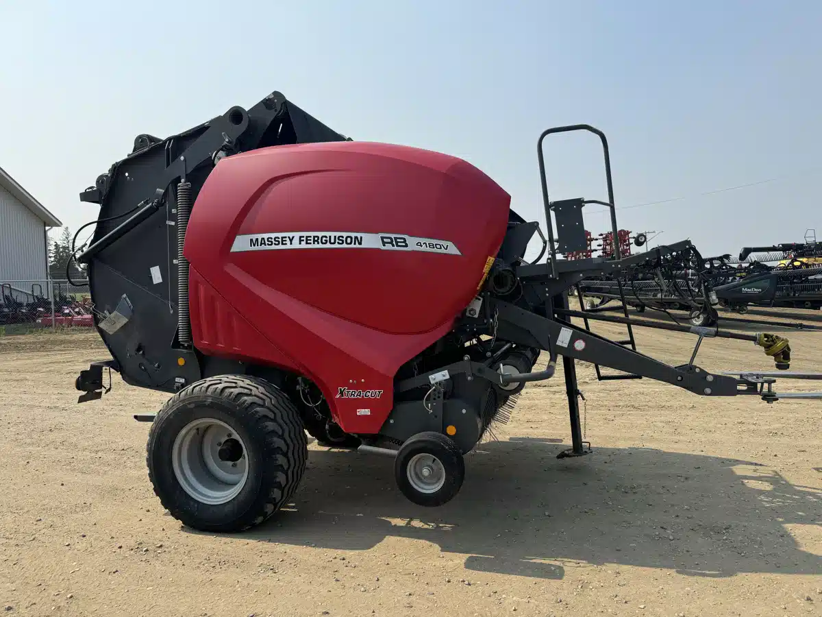 Gallery image 1 for Used 2019 Massey Ferguson RB 4180V Round Baler