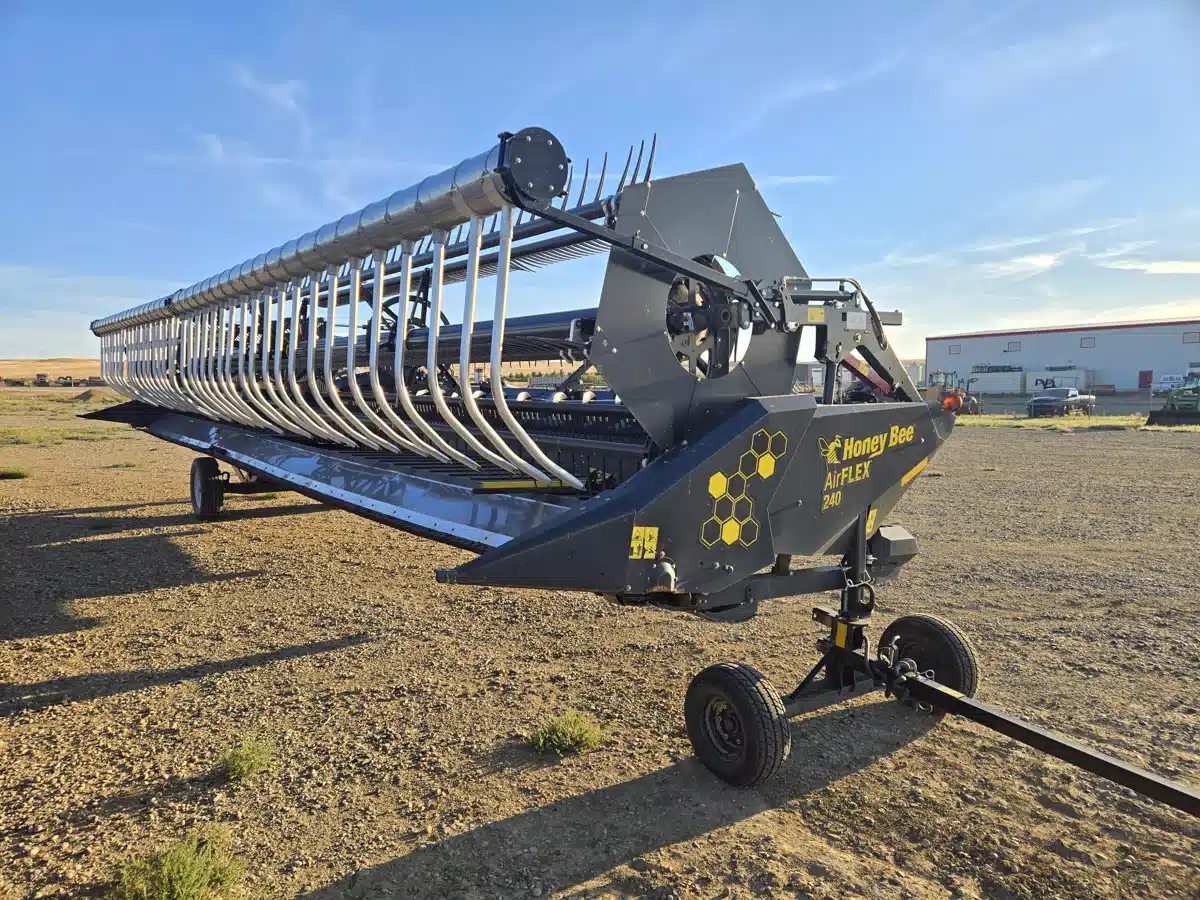 Gallery image 1 for Used 2021 Honey Bee AF240 Header Combine