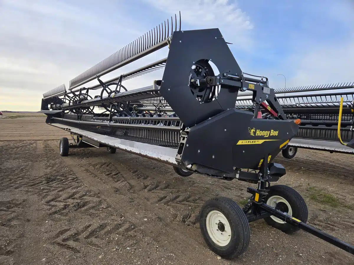 Gallery image 2 for Used 2024 Honey Bee 240 AirFlex NXT Header Combine