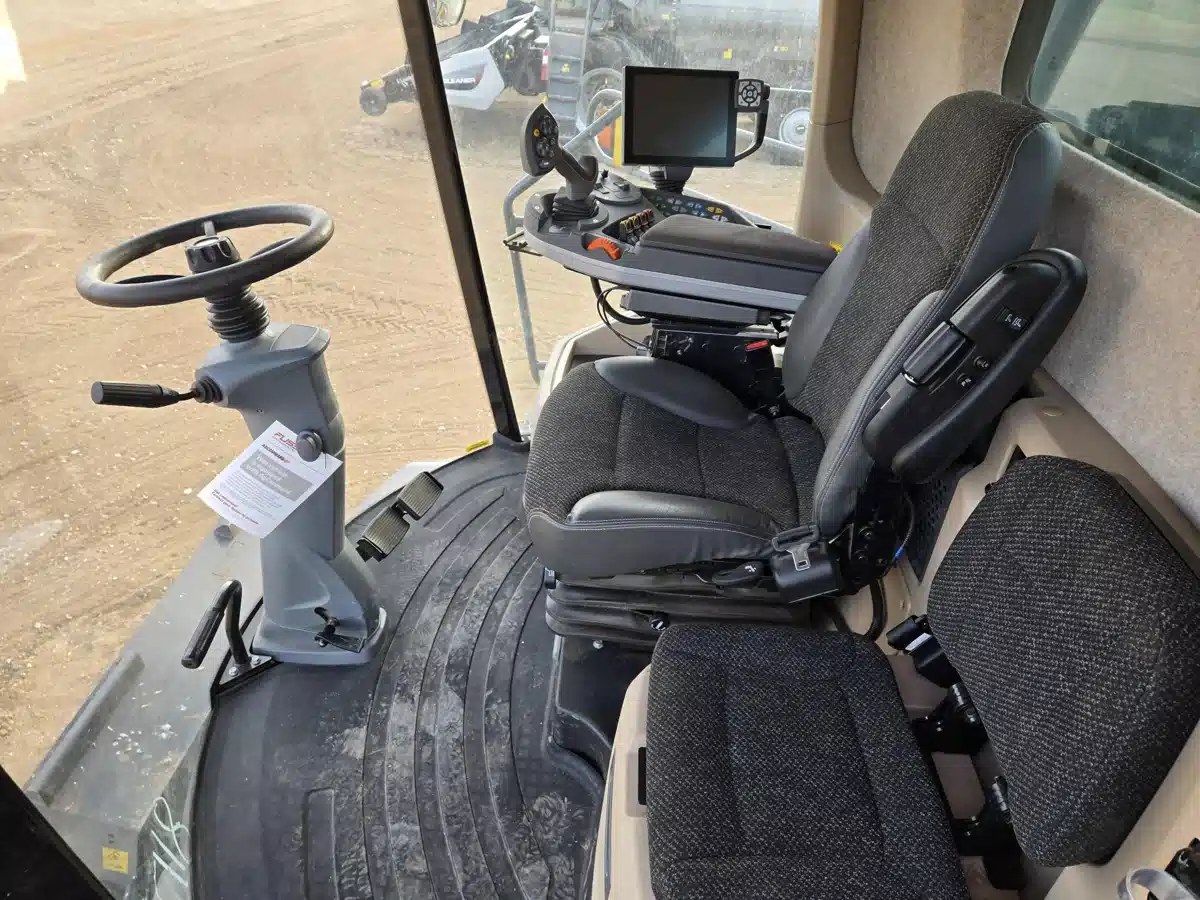 Gallery image 2 for Used 2023 Gleaner S98 Combine