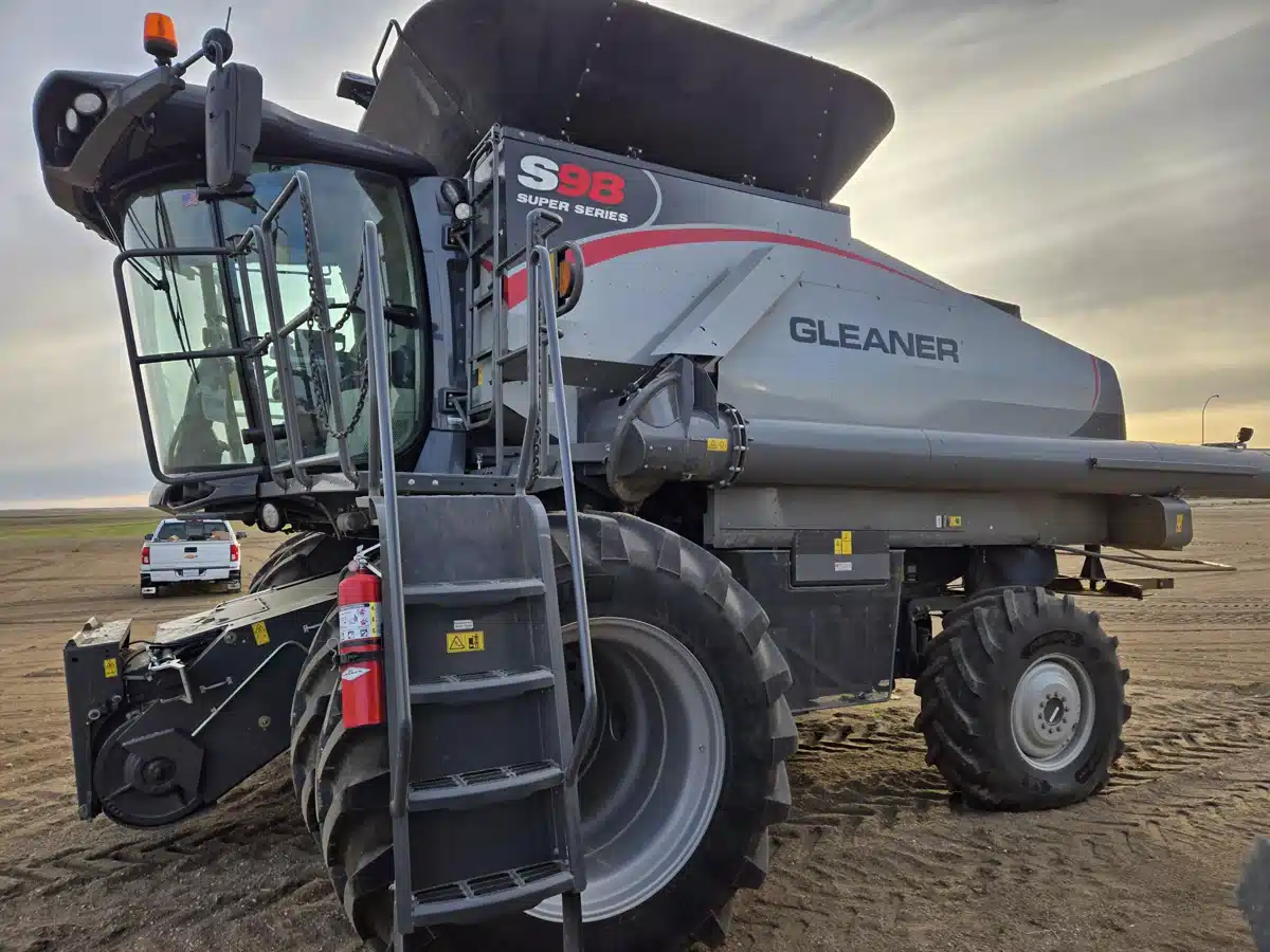 Gallery image 2 for Used 2024 Gleaner S98 Combine