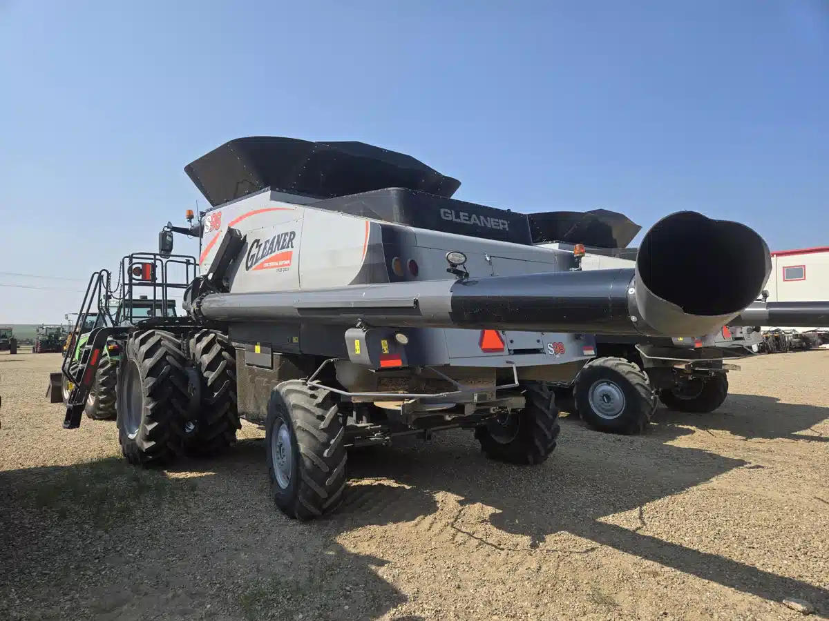 Gallery image 2 for Used 2023 Gleaner S98 Combine