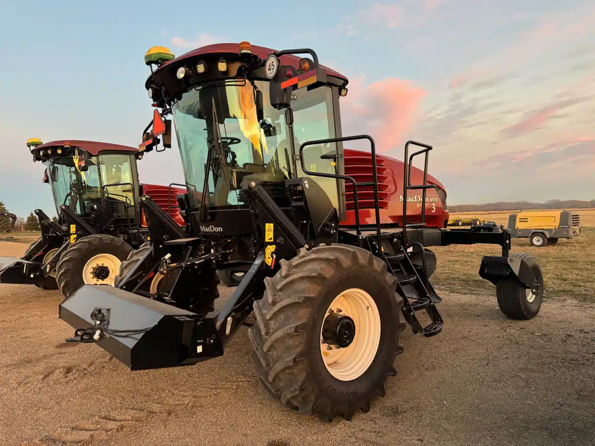 Gallery image 2 for Used 2021 MacDon M1170 Windrower