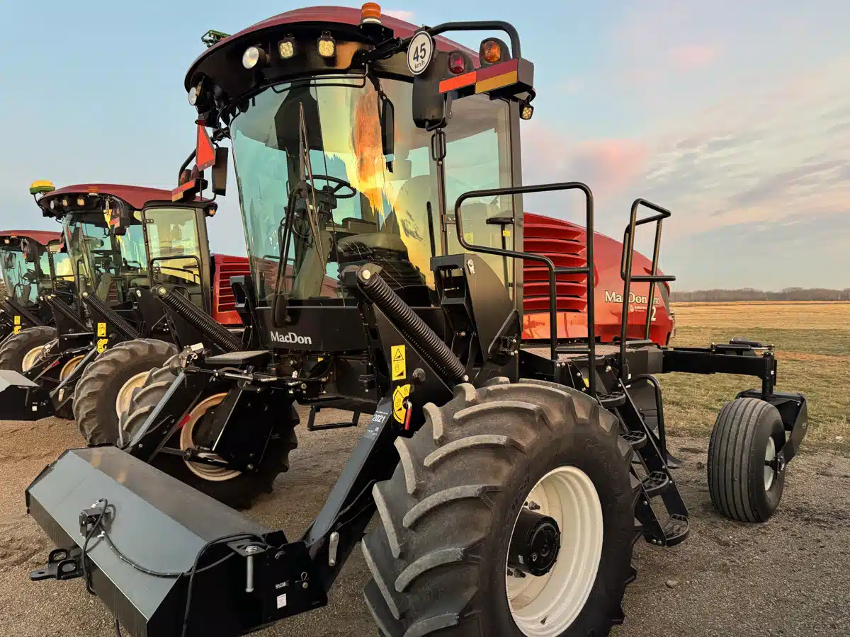 Gallery image 2 for Used 2021 MacDon M1170 Windrower