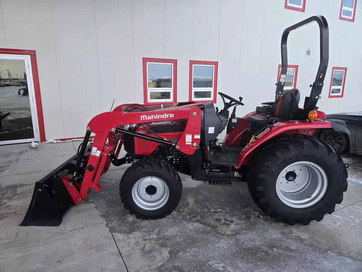 Gallery image 2 for Used 2023 Mahindra 2638 Tractor