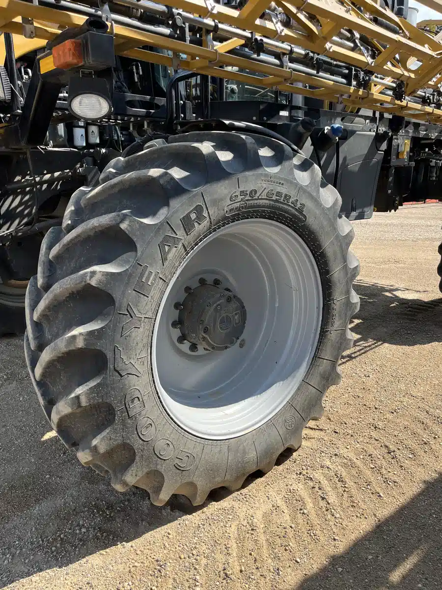 Gallery image 2 for Used 2017 RoGator RG1300B Sprayer - Self Propelled