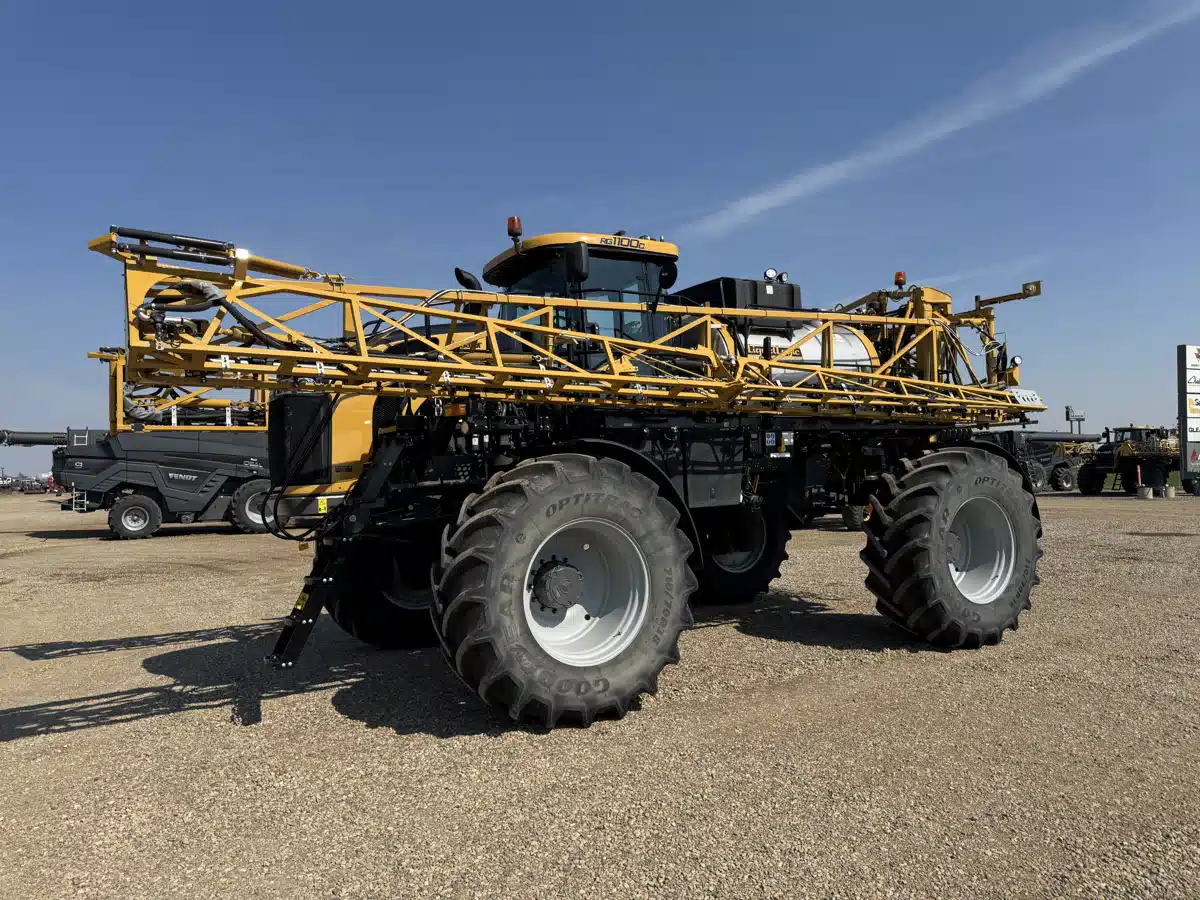 Gallery image 1 for Used 2022 RoGator RG1100C Sprayer - Self Propelled
