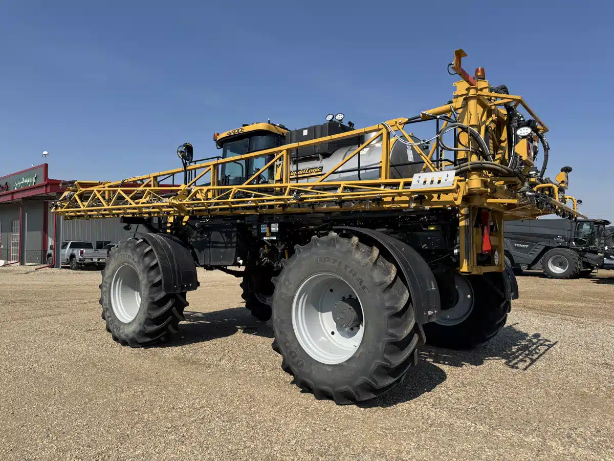 Gallery image 2 for Used 2022 RoGator RG1100C Sprayer - Self Propelled
