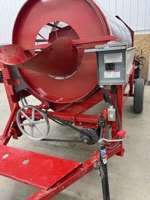 Gallery image 2 for Used 2025 Farm King Y482 Grain Cleaner
