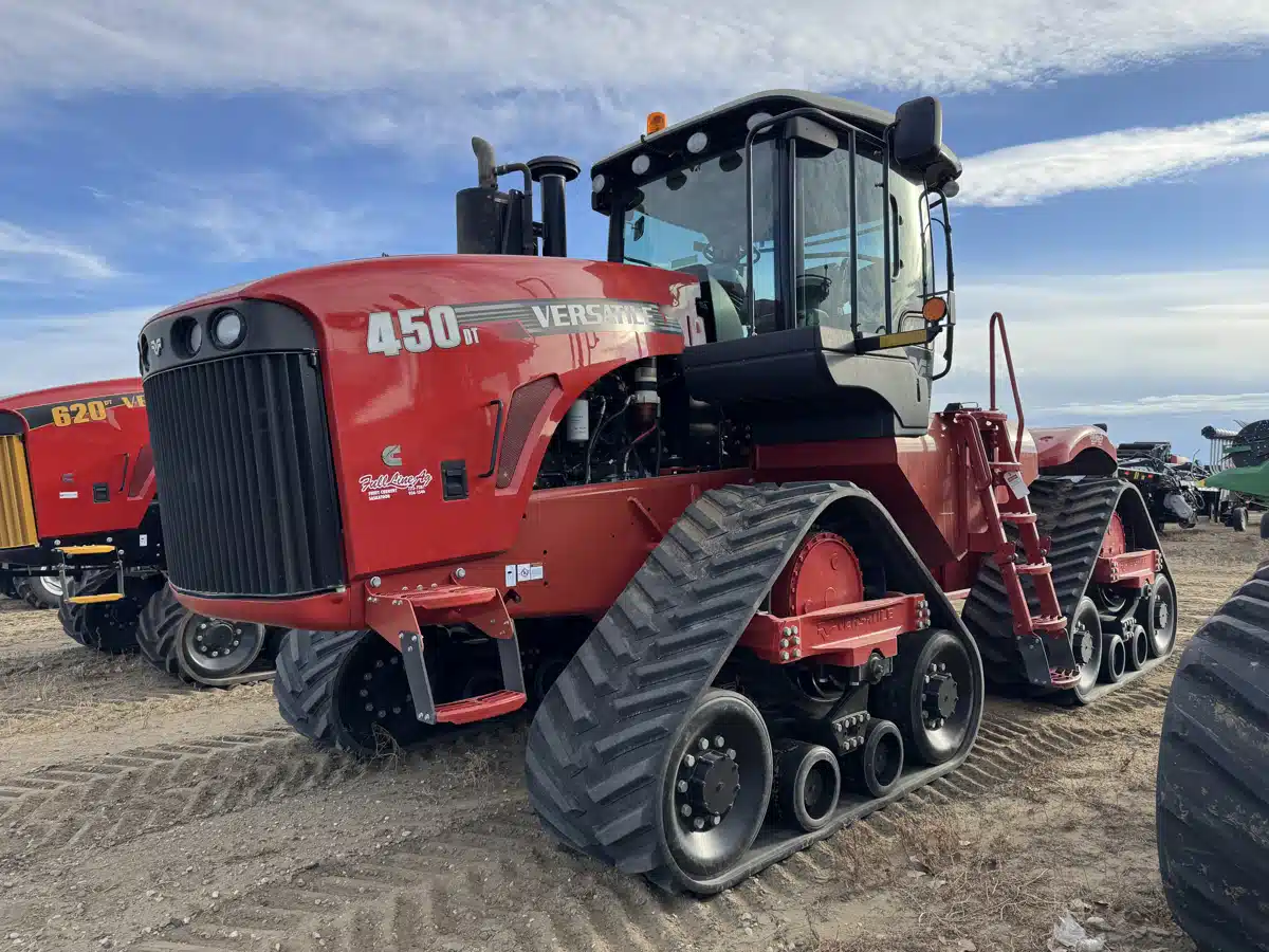 Gallery image 2 for 2014 Versatile 450DT Tractor