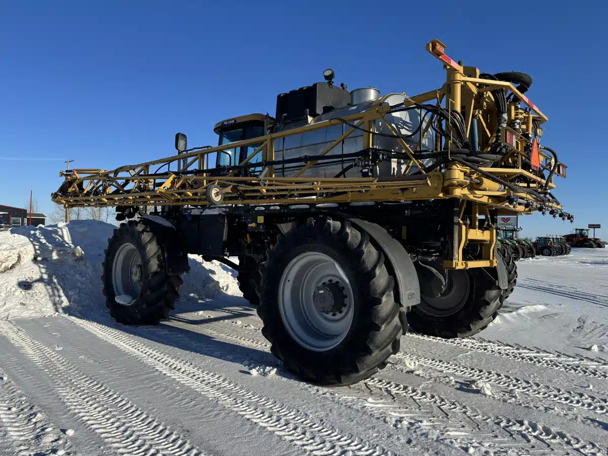 Gallery image 2 for 2013 RoGator RG1300 Sprayer - Self Propelled