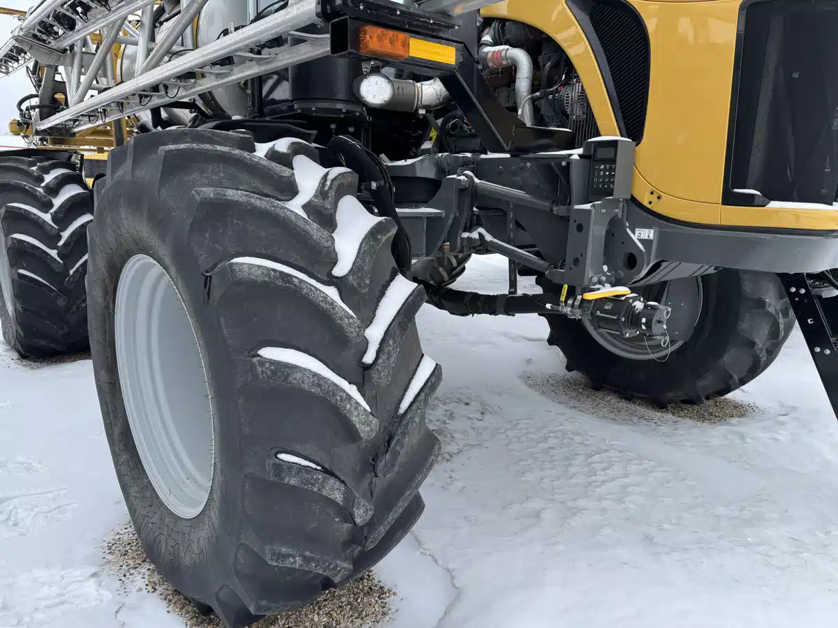 Gallery image 2 for 2021 RoGator RG1300C Sprayer - Self Propelled