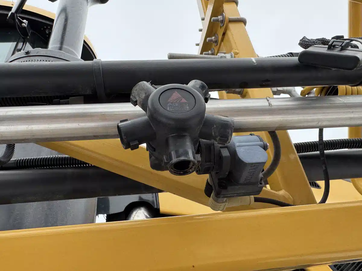 Gallery image 2 for 2019 RoGator RG1100C Anhydrous Applicator