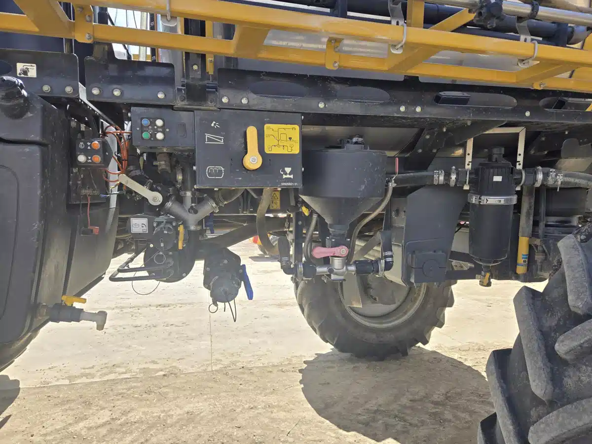 Gallery image 2 for 2015 RoGator RG1300B Floater