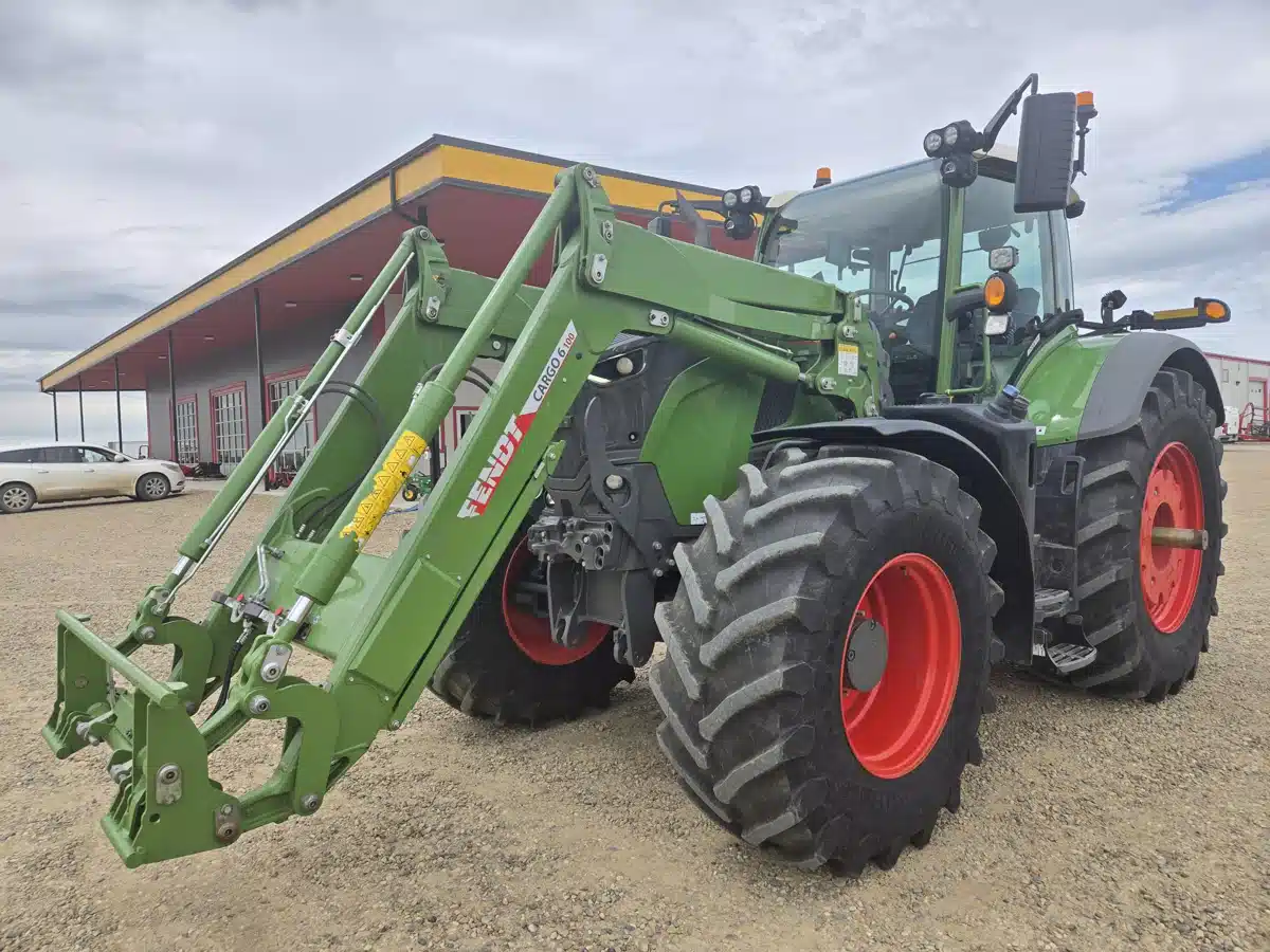 Photo de la Galerie 1 pour 2025 Fendt 724 VARIO Tracteur