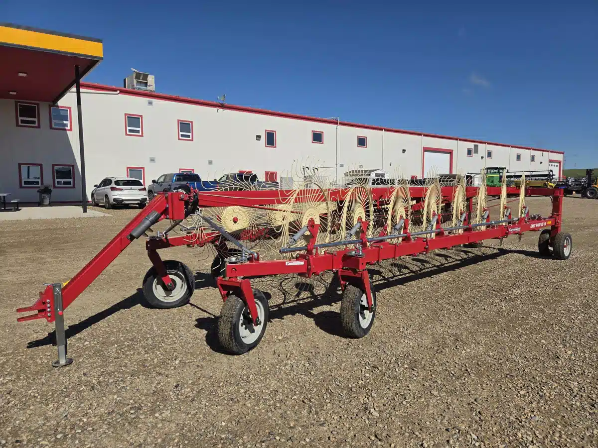 Photo de la Galerie 1 pour 2023 Farm King RS16FK râteau