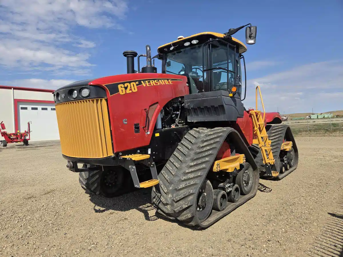 Gallery image 1 for 2025 Versatile 620DT Tractor