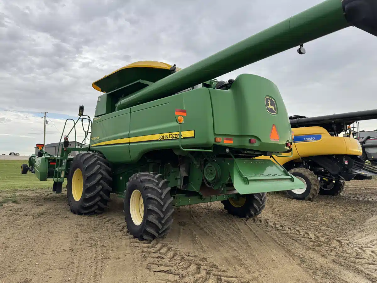 Gallery image 2 for 2008 John Deere 9870 STS Combine