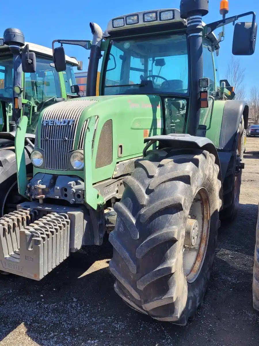 Gallery image 2 for Used 2002 Fendt 712 VARIO Tractor