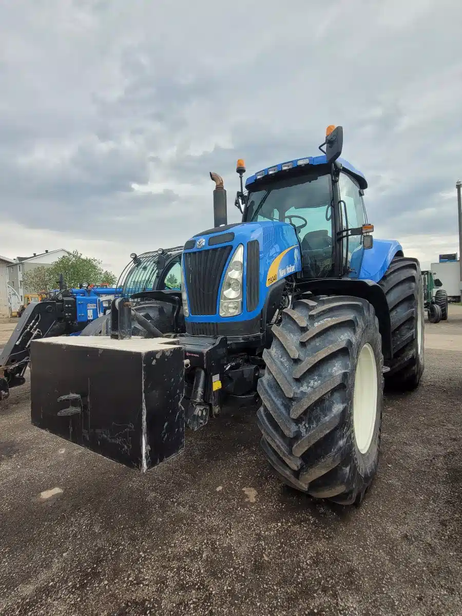 Gallery image 2 for Used 2007 New Holland T8040 Tractor