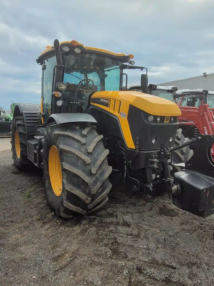 Gallery image 1 for Used 2016 JCB FASTRAC 4220 Tractor