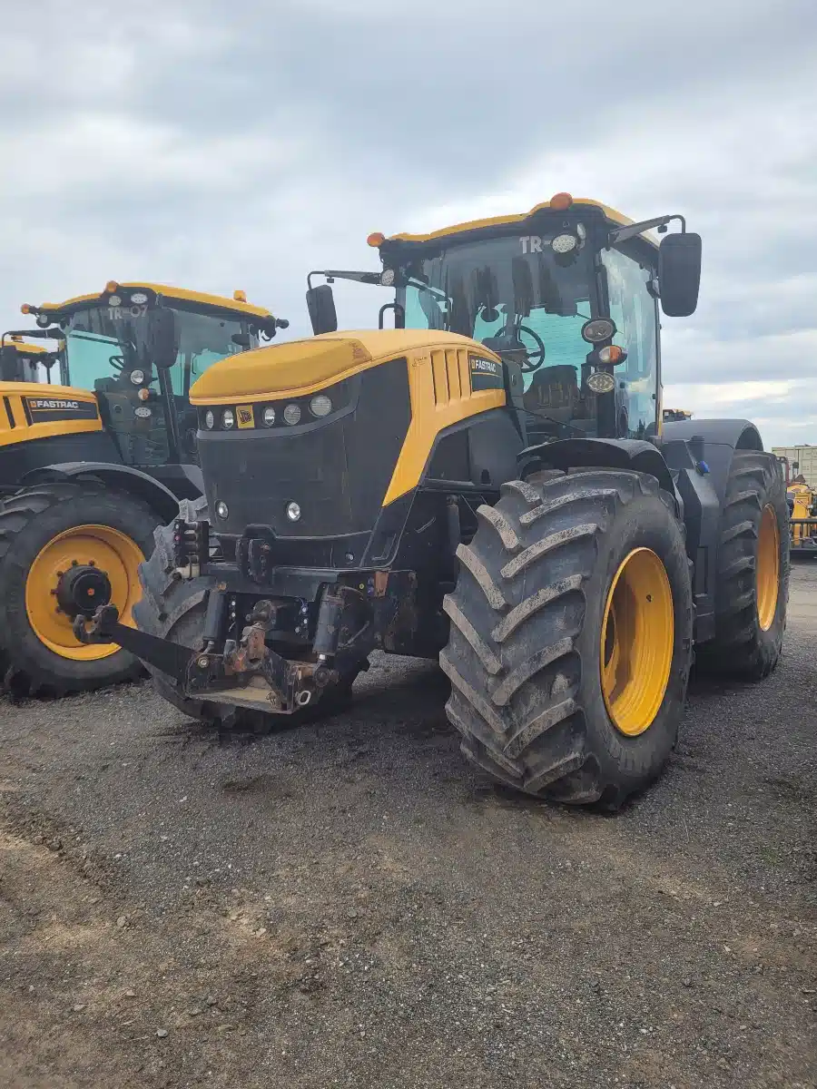 Gallery image 2 for Used 2017 JCB FASTRAC 8330 Tractor