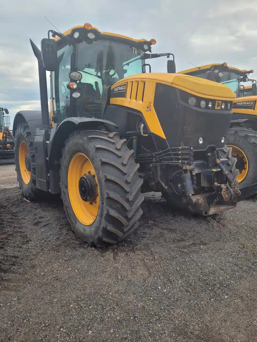 Gallery image 1 for Used 2019 JCB FASTRAC 8330 Tractor