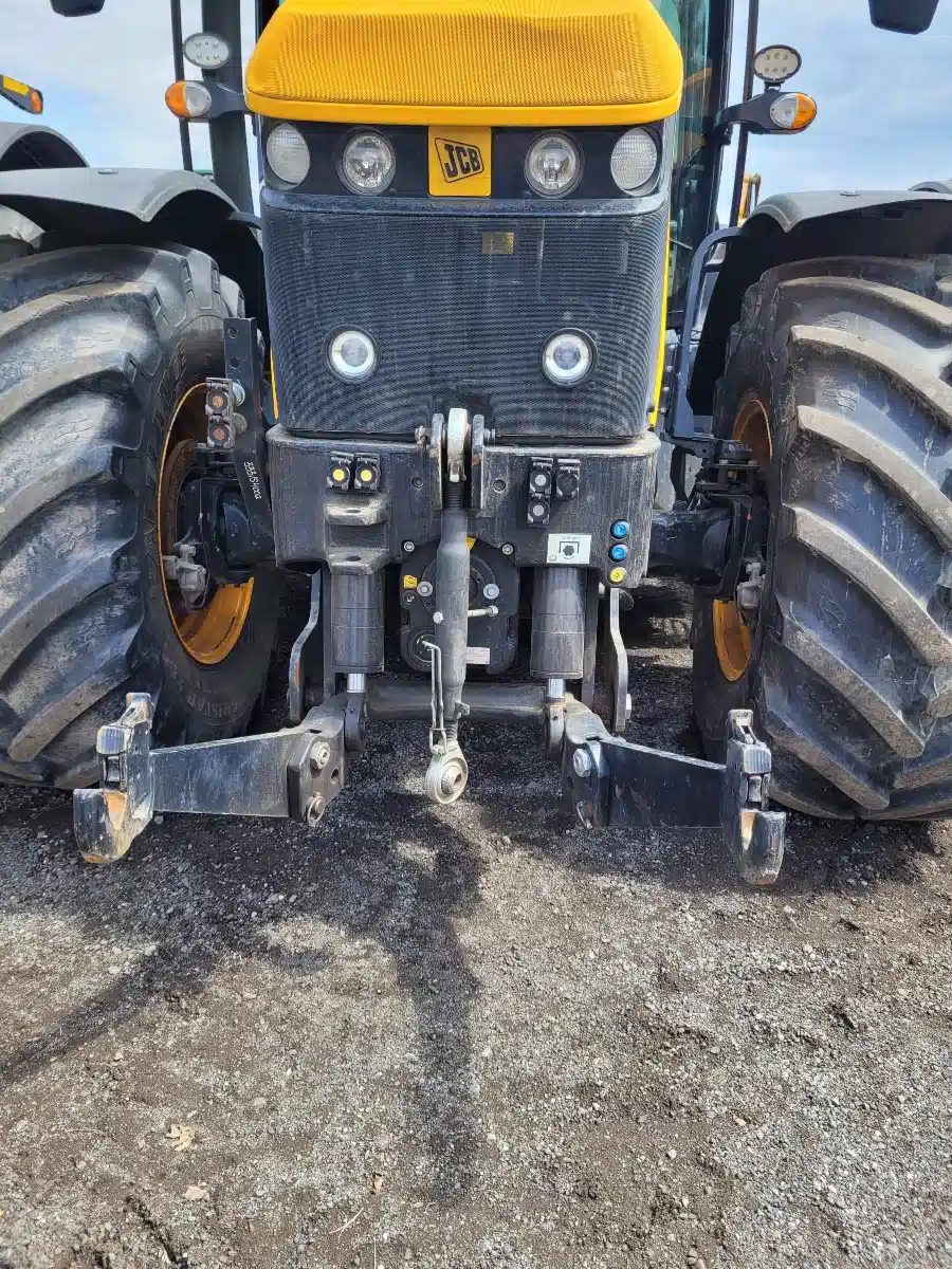 Gallery image 2 for Used 2022 JCB FASTRAC 4220 Tractor