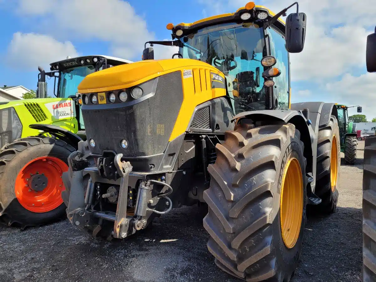 Gallery image 2 for Used 2017 JCB FASTRAC 8330 Tractor