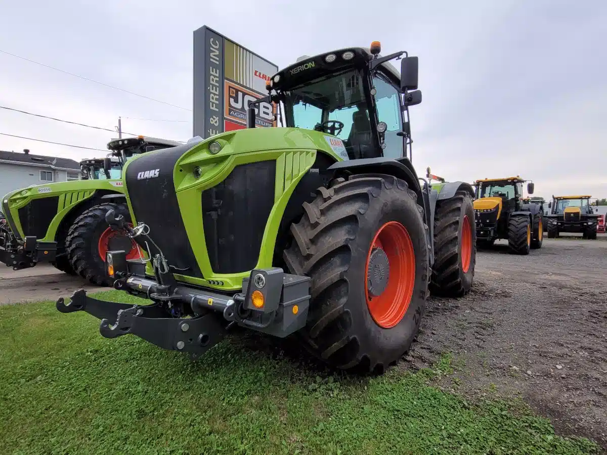 Gallery image 2 for Used 2022 CLAAS XERION 5000 Tractor