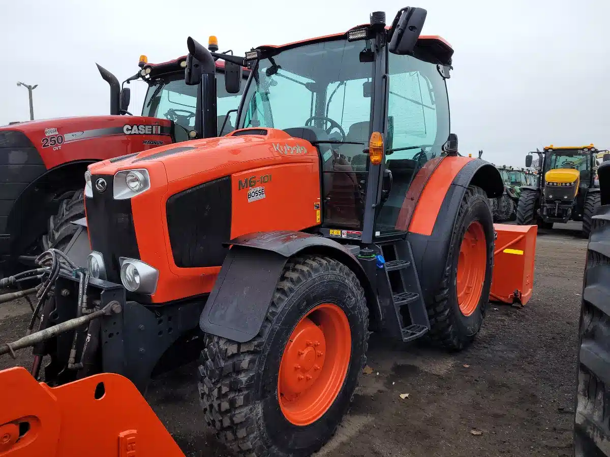 Gallery image 1 for Used 2021 Kubota M6-101 Tractor