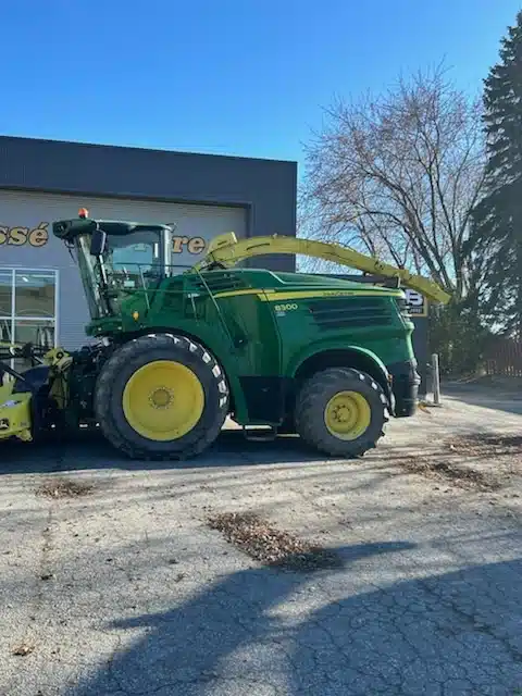 Gallery image 1 for Used 2018 John Deere 8300 Forage Harvester