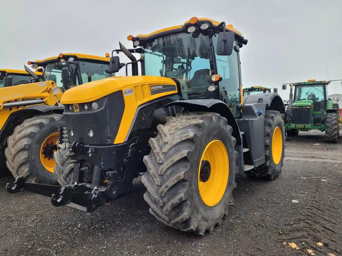 Gallery image 2 for Used 2015 JCB FASTRAC 4220 Tractor