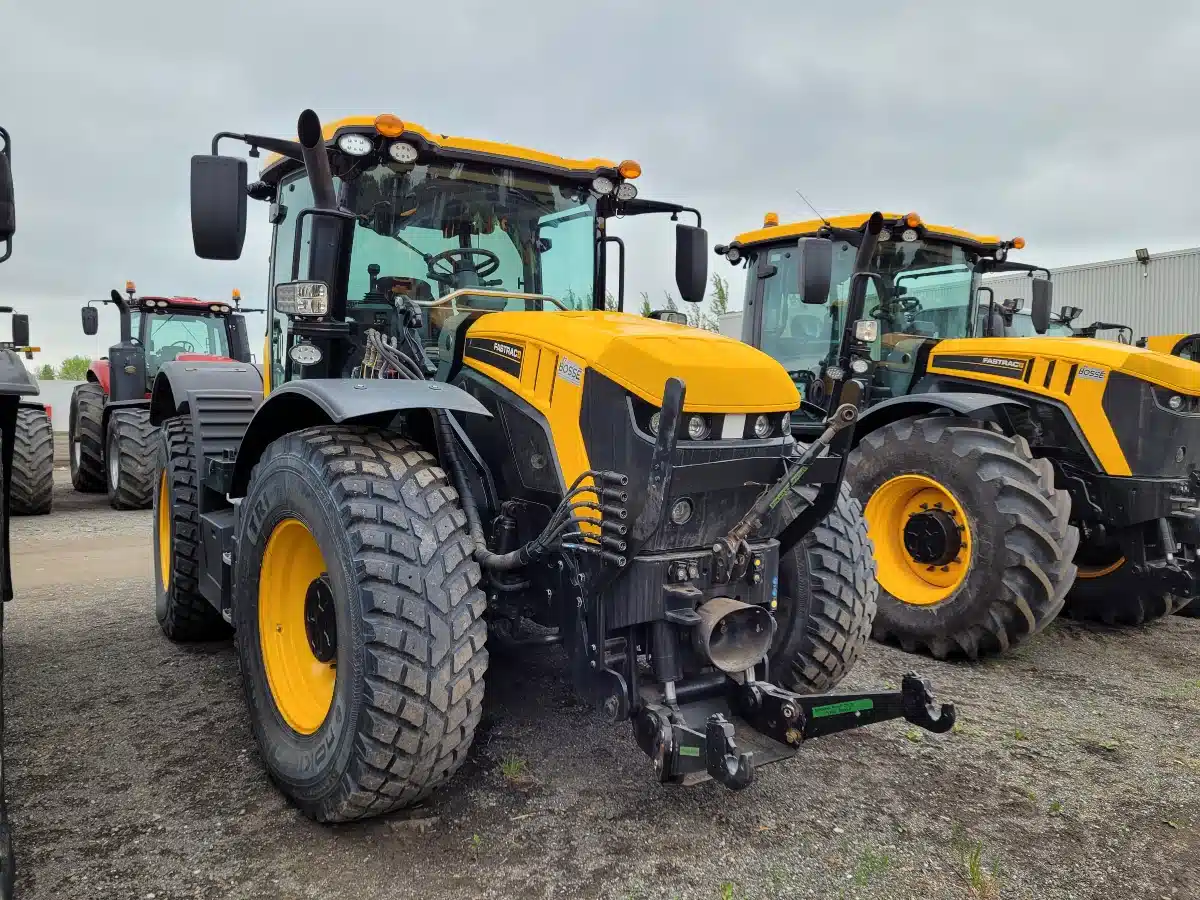 Gallery image 1 for Used 2020 JCB FASTRAC 4220 Tractor