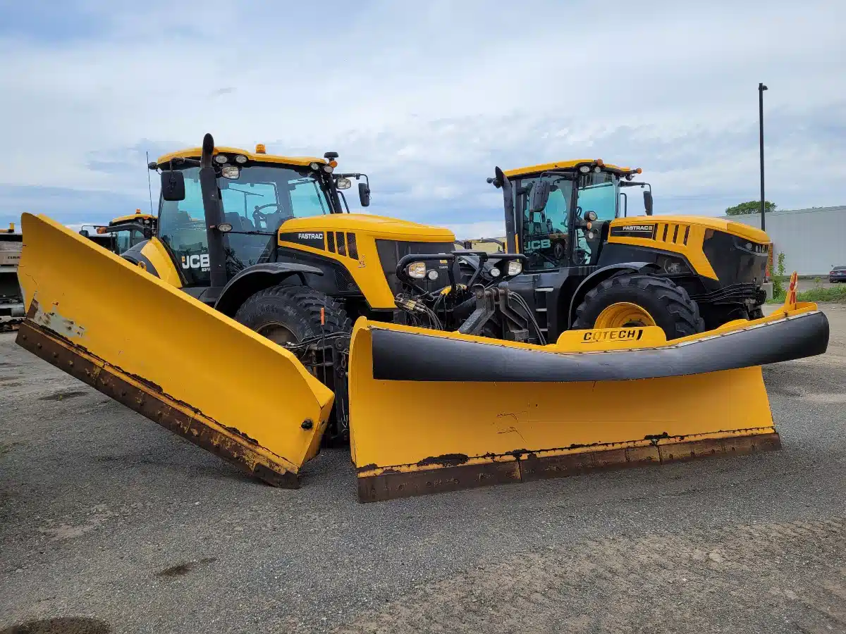 Gallery image 1 for Used 2013 JCB FASTRAC 8310 Tractor