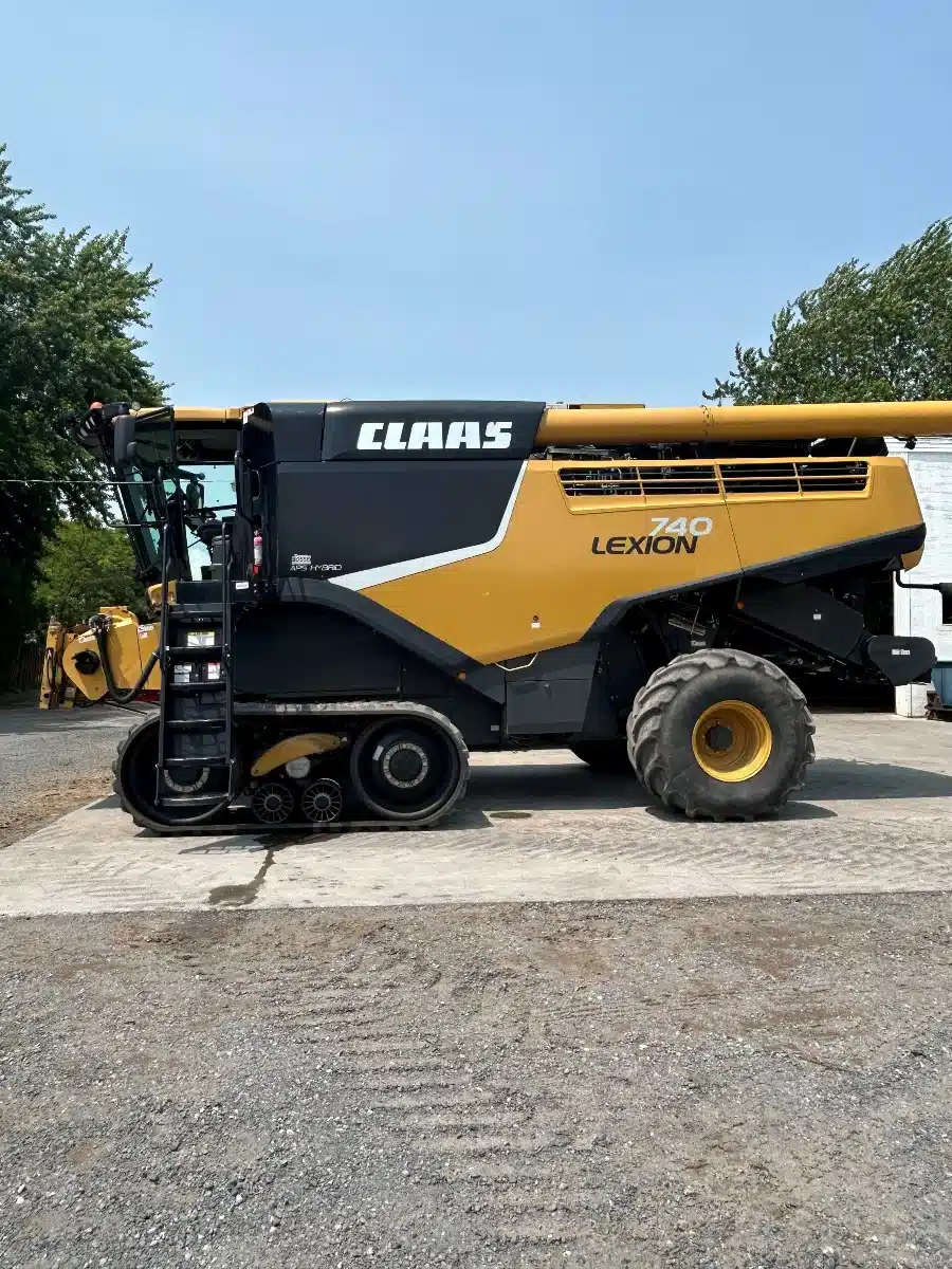 Gallery image 1 for Used 2017 CLAAS LEXION 740TT Combine