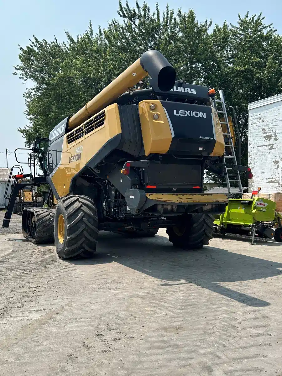 Gallery image 2 for Used 2017 CLAAS LEXION 740TT Combine