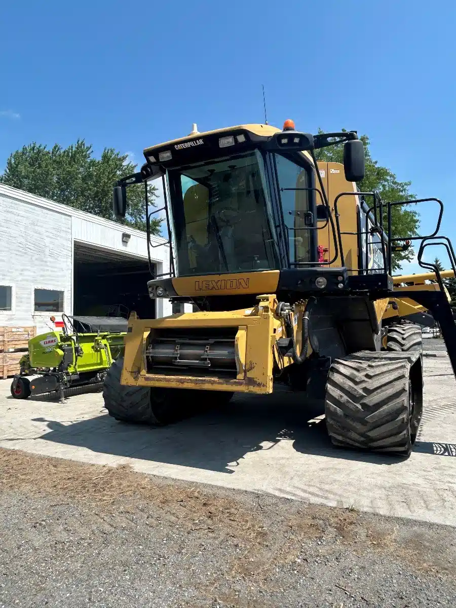 Gallery image 2 for Used 2006 CLAAS LEXION 585R Combine