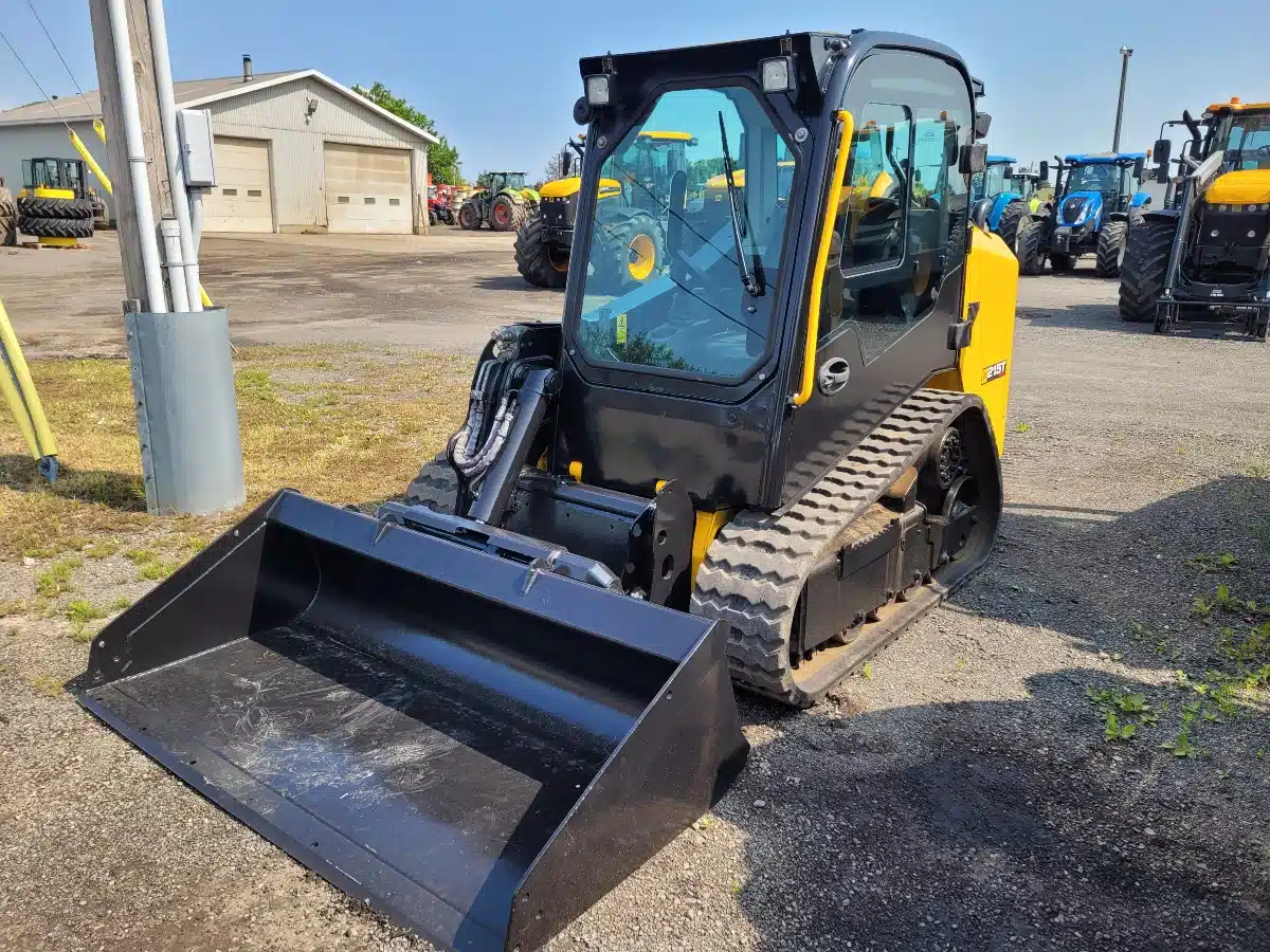 Gallery image 2 for Used 2018 JCB 215T Skid Steer
