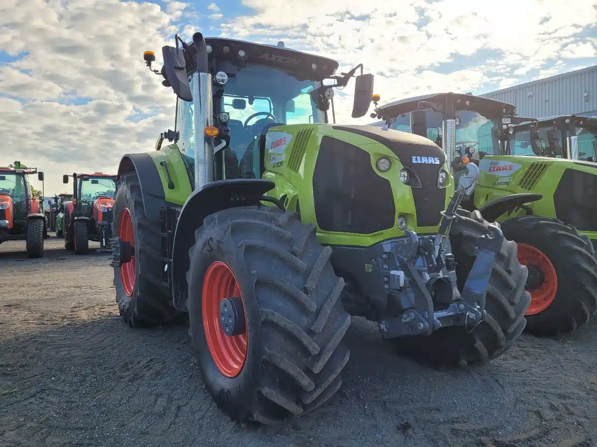 Gallery image 1 for Used 2024 CLAAS AXION 880 Tractor
