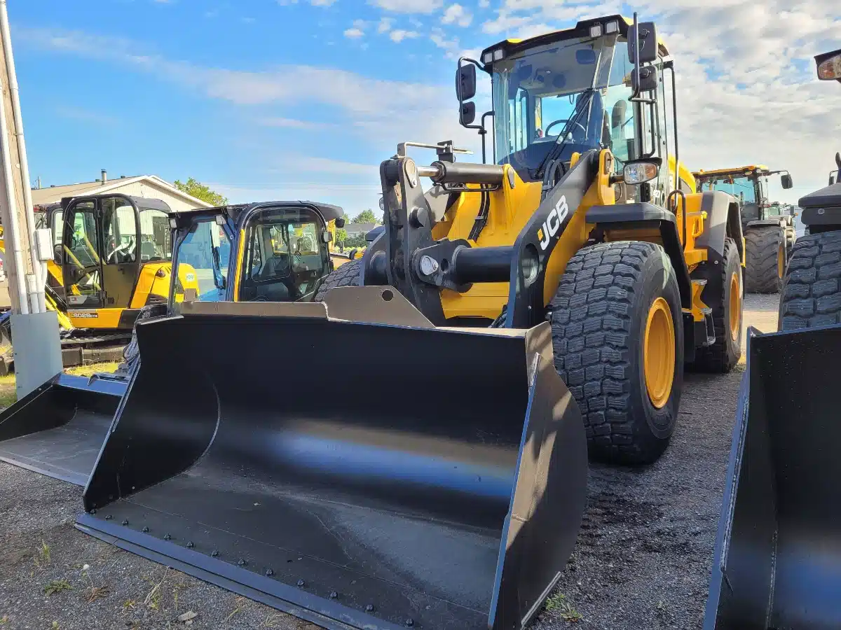 Gallery image 2 for Used 2019 JCB 427 ZX Wheel Loader