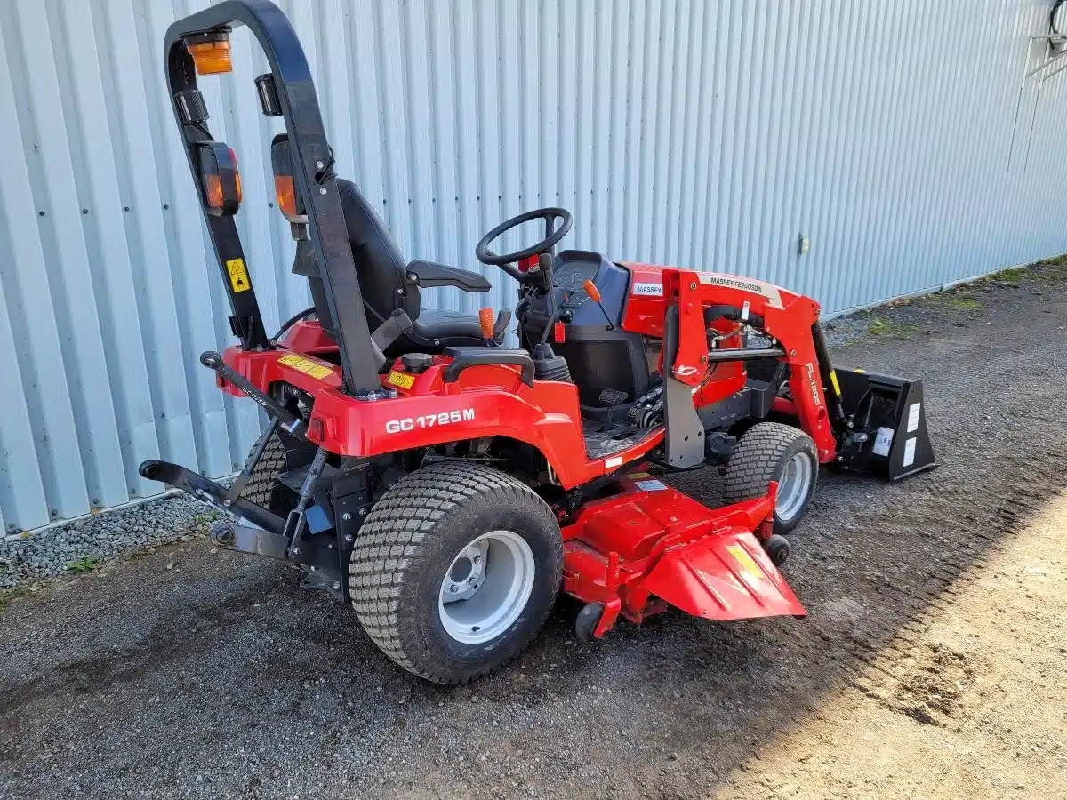 Gallery image 2 for Used 2021 Massey Ferguson GC1725M Tractor