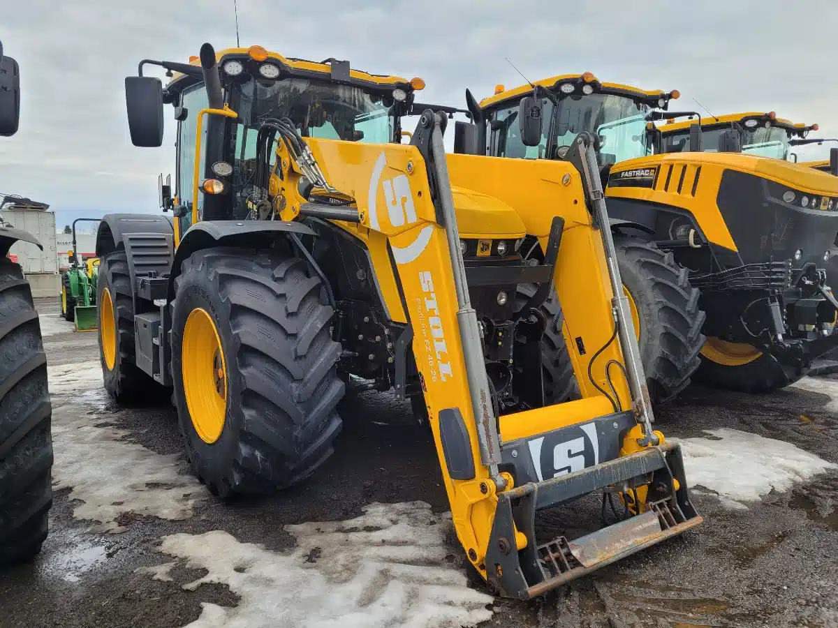 Gallery image 2 for 2023 JCB FASTRAC 4220 Tractor