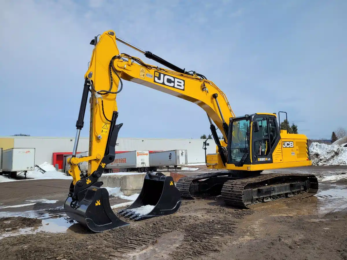 2022 JCB 220X LC Excavator