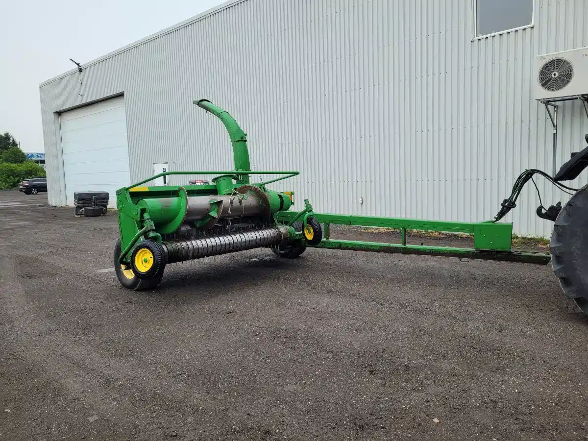 Gallery image 2 for 2010 John Deere 3975 Forage Harvester