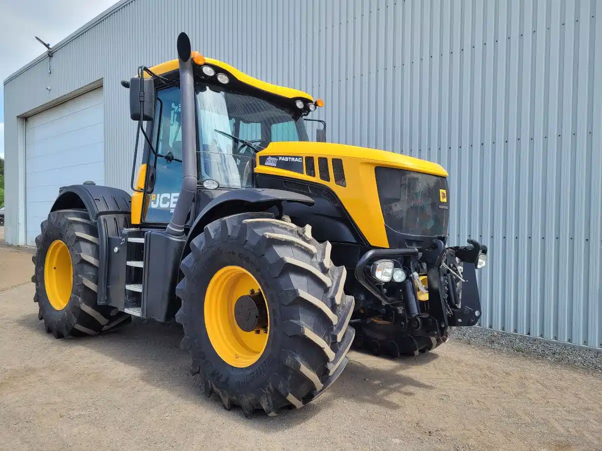 Gallery image 2 for 2015 JCB FASTRAC 3230 Tractor