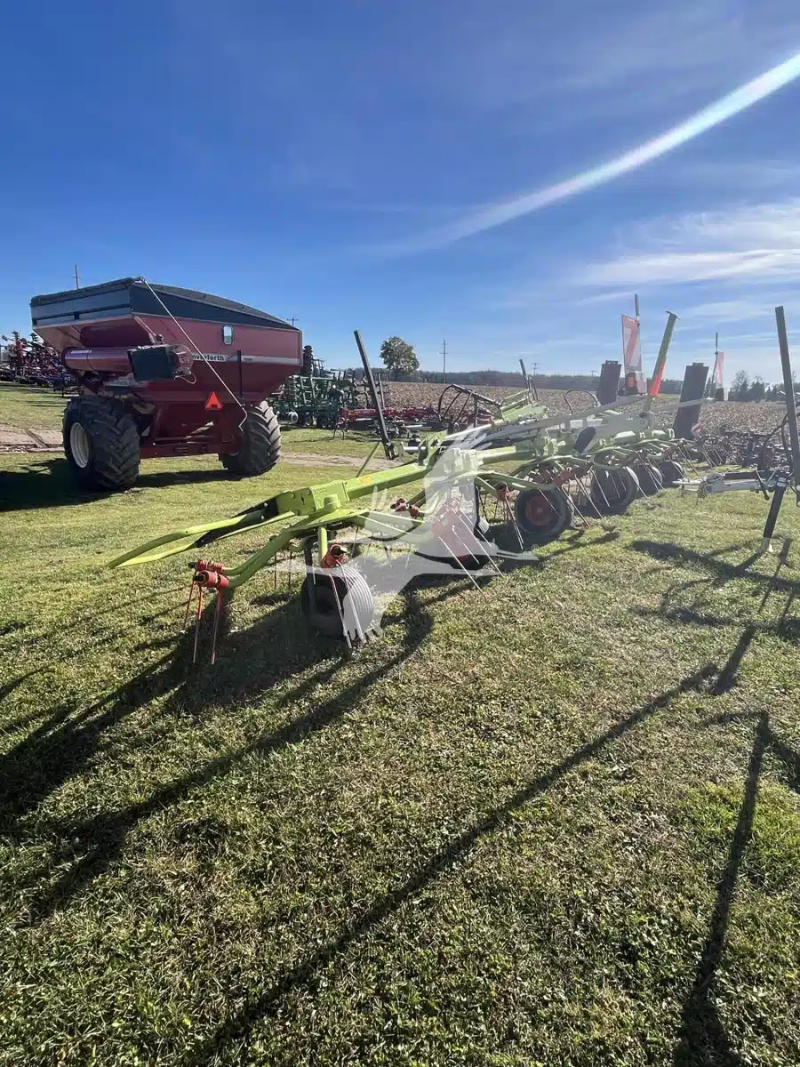 Gallery image 2 for Used 2016 CLAAS Volto 800 Tedder