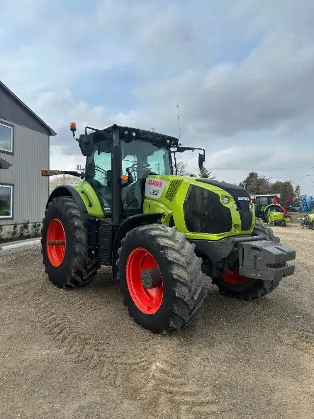 Gallery image 2 for Used 2018 CLAAS AXION 840 Tractor